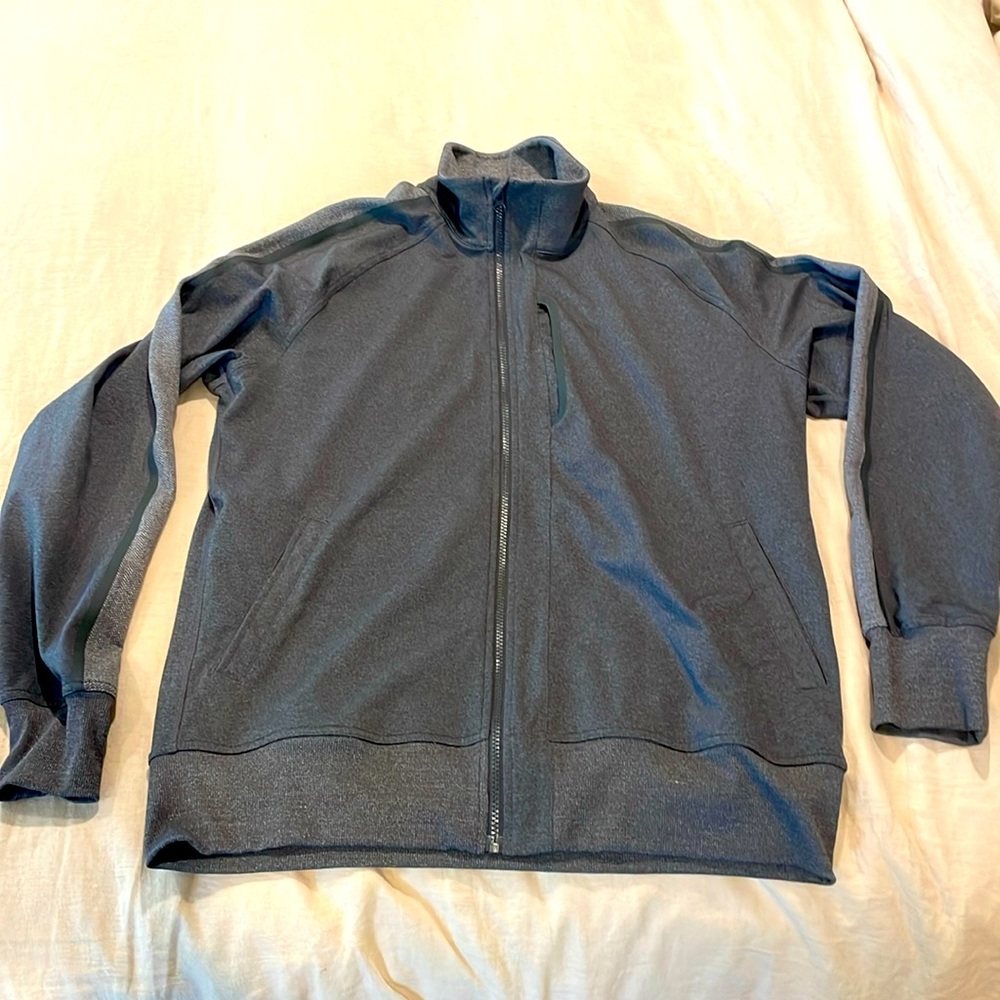 Barely worn mens lululemon jacket running exercise